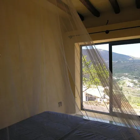 Nyaraló Vulcano Consult *